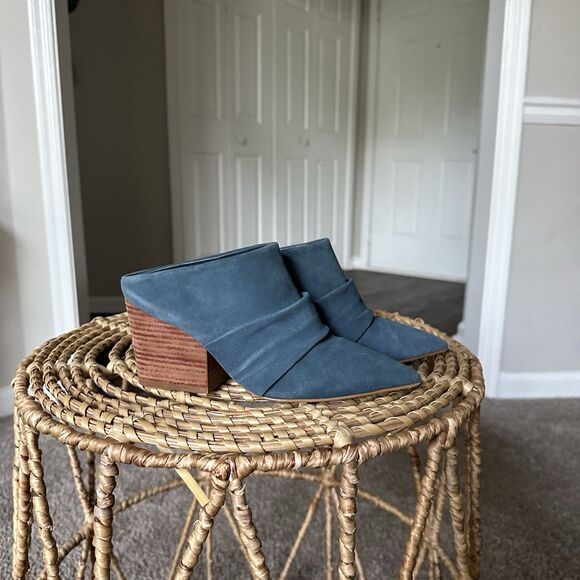 Able  local + global Blue Suede Leather Western Style Mules Sz 6 Made In Brazil - Picture 1 of 12